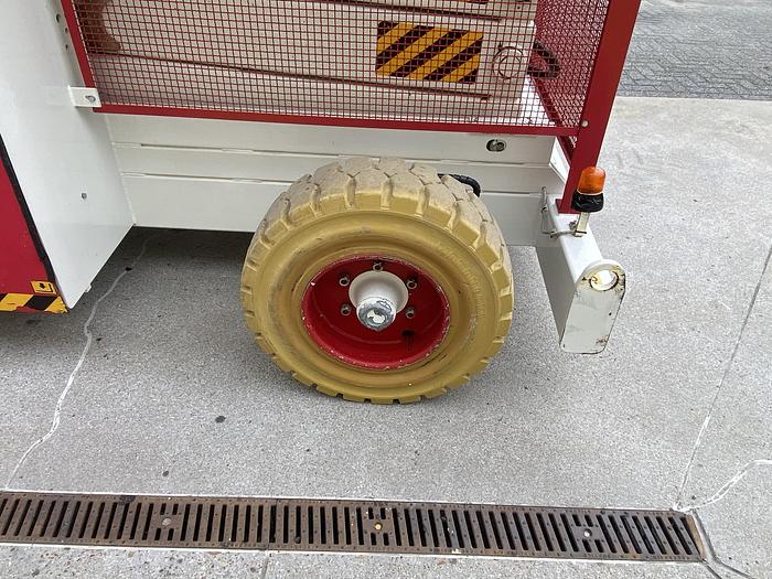 Gebruikt 2002 Airo SF1380-E, Schaar hoogwerker, 16 meter