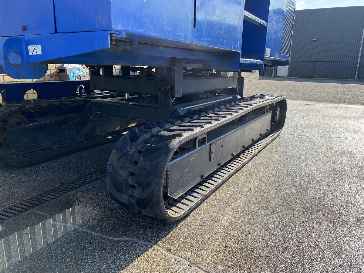 Gebruikt 2008 Omega Platforms TS105-500, Rups schaarhoogwerker
