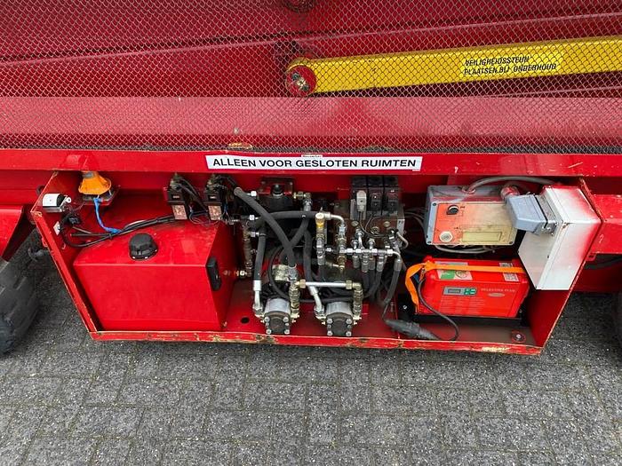 Gebruikt Liftlux SL108-12, Schaar hoogwerker, 13 meter