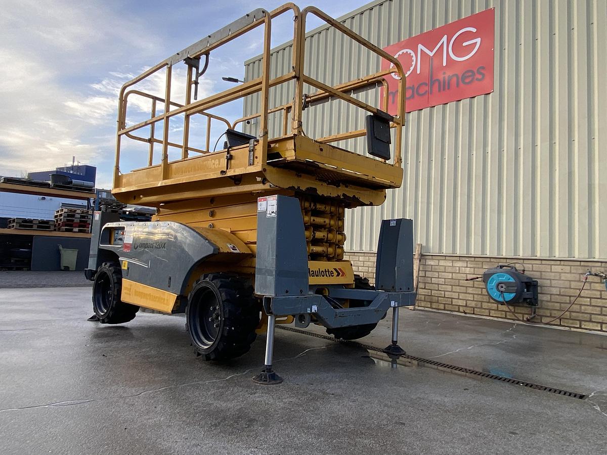 Gebruikt Haulotte Compact 12DX, Schaar hoogwerker, 4X4 Diesel
