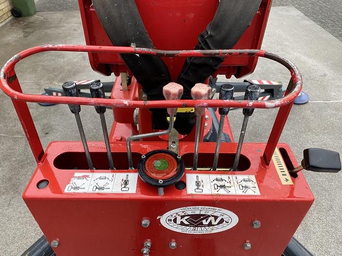 Gebruikt 2004 Hinowa Goldlift 14.68, Spin hoogwerker