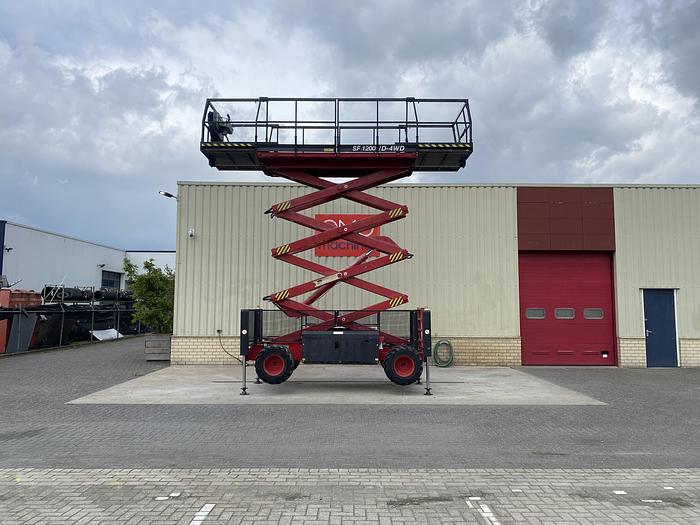 Gebruikt 2001 Airo SF1200-D-4WD, 4x4 Schaar hoogwerker, 14 meter