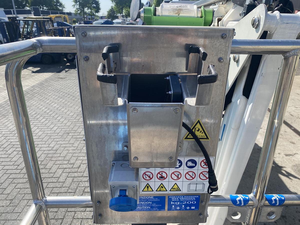 Gebruikt 2023 Comet Leopard 21, Spin hoogwerker