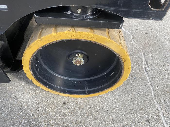 Gebruikt 2008 Airo X10EN, meter, Schaar hoogwerker