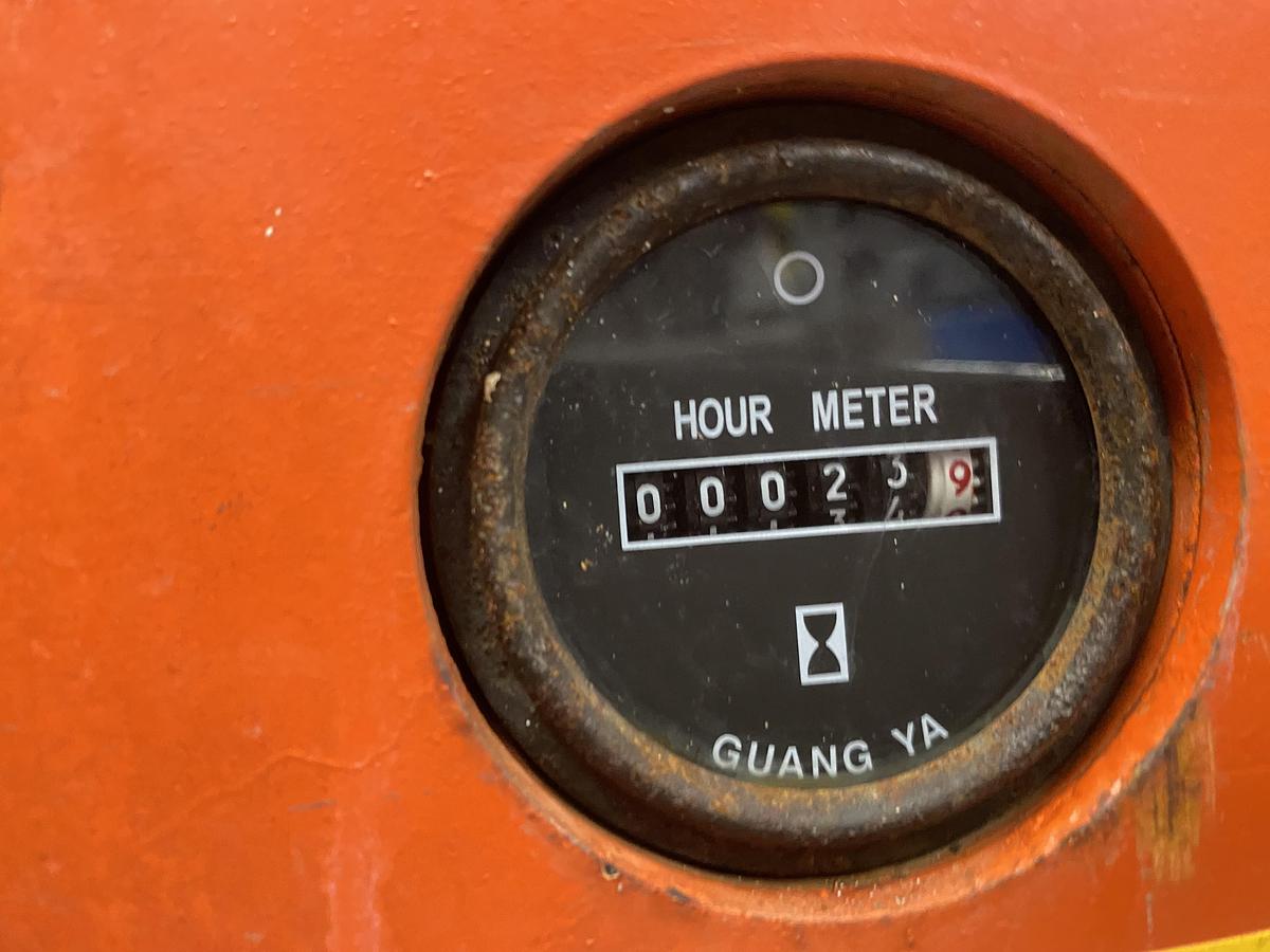 Gebruikt 2008 LGMG AS1012, Schaar hoogwerker, 12 meter