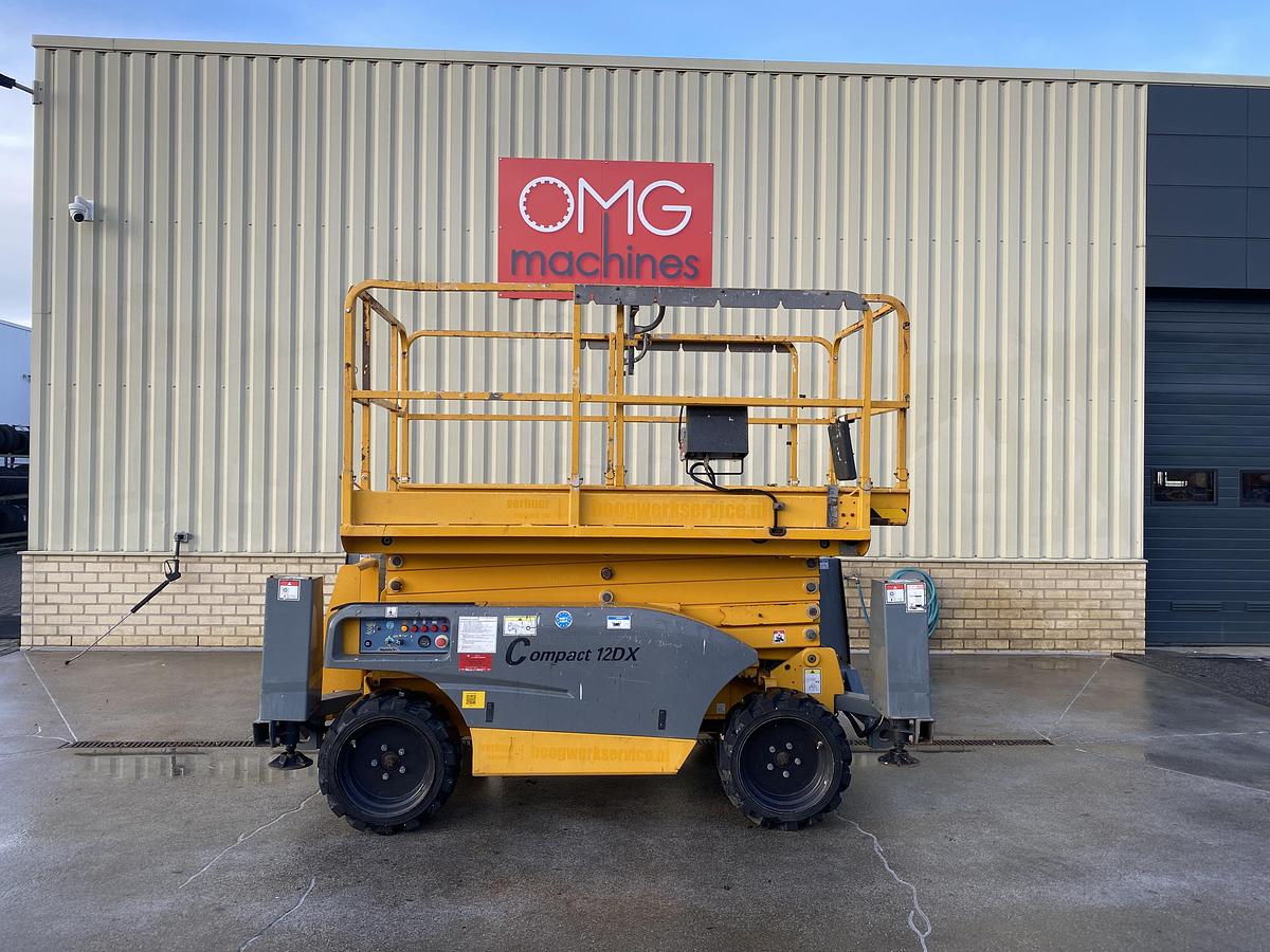 Gebruikt Haulotte Compact 12DX, Schaar hoogwerker, 4X4 Diesel