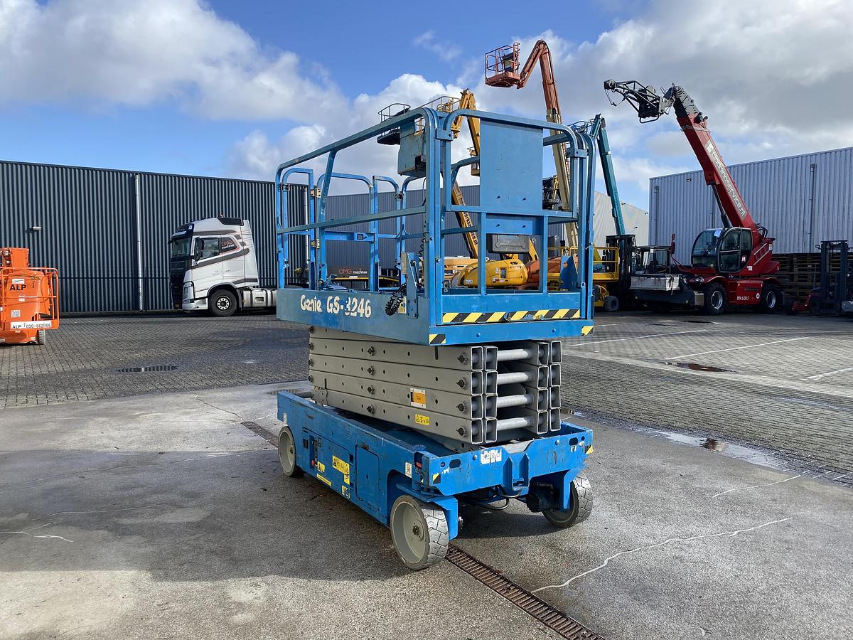 Gebruikt 2010 Genie GS3246, Schaar hoogwerker, 12 meter