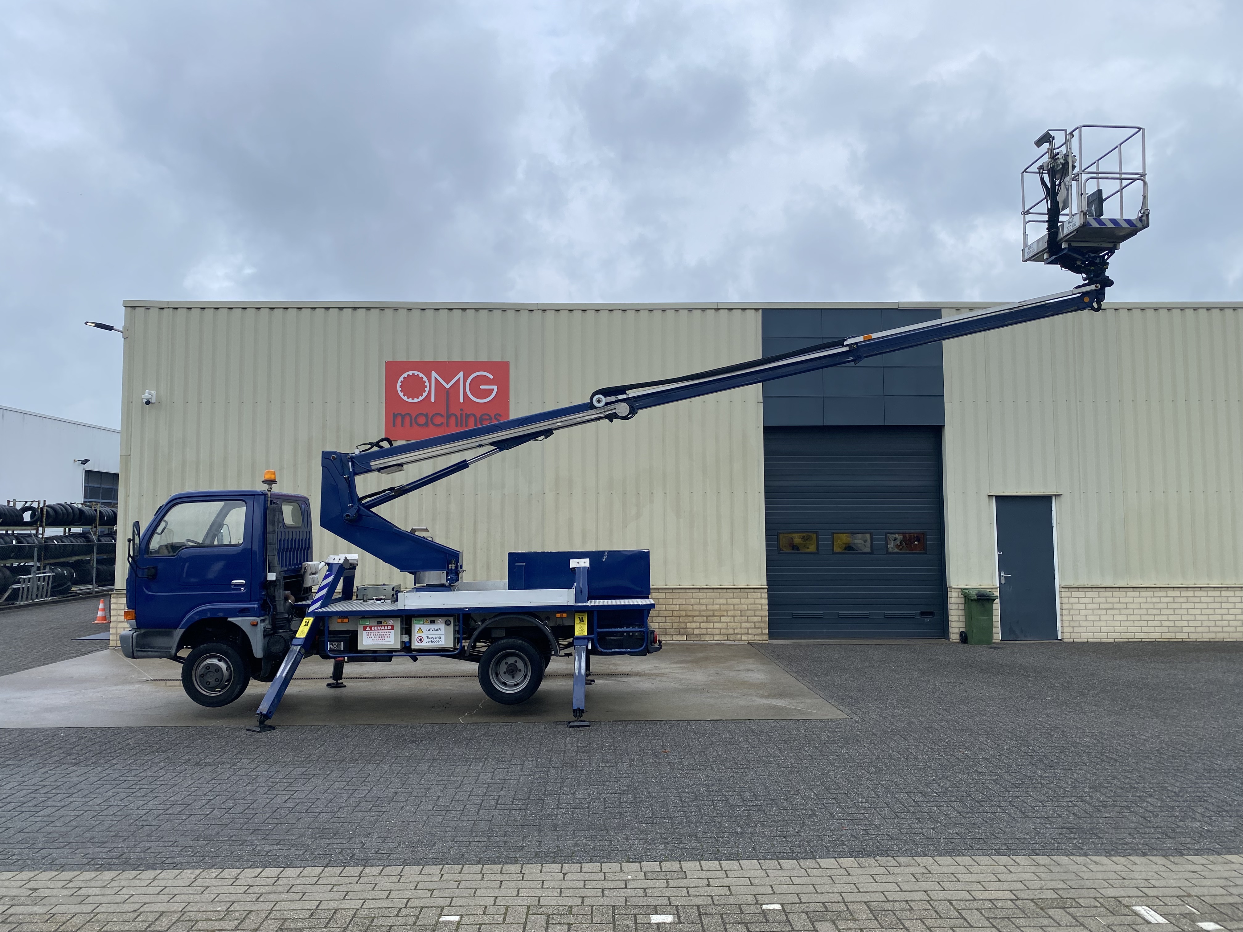Gebruikt 2002 Oil & Steel Scorpion 130, Autohoogwerker, 13 meter