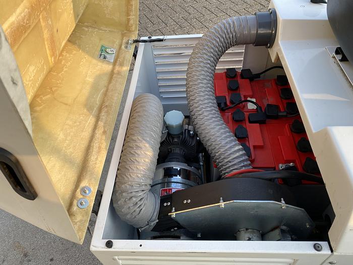 Gebruikt 2011 Dulevo 75 EH, Veegmachine