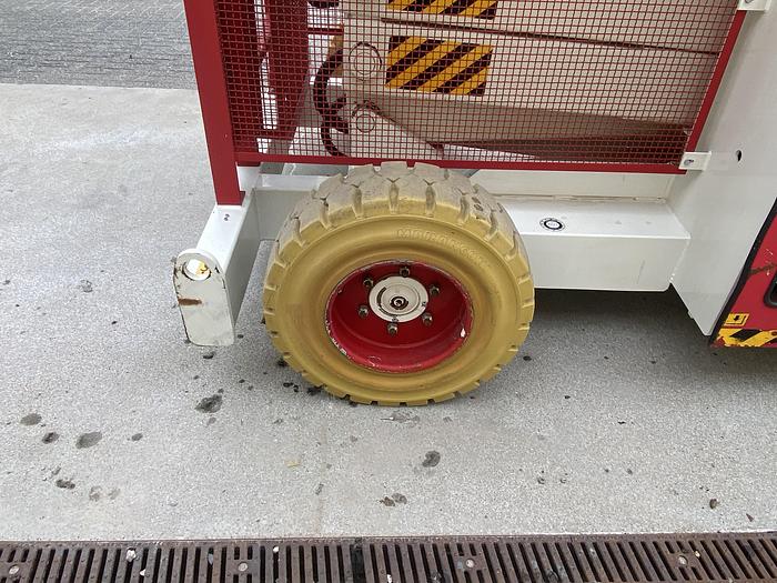 Gebruikt 2002 Airo SF1380-E, Schaar hoogwerker, 16 meter