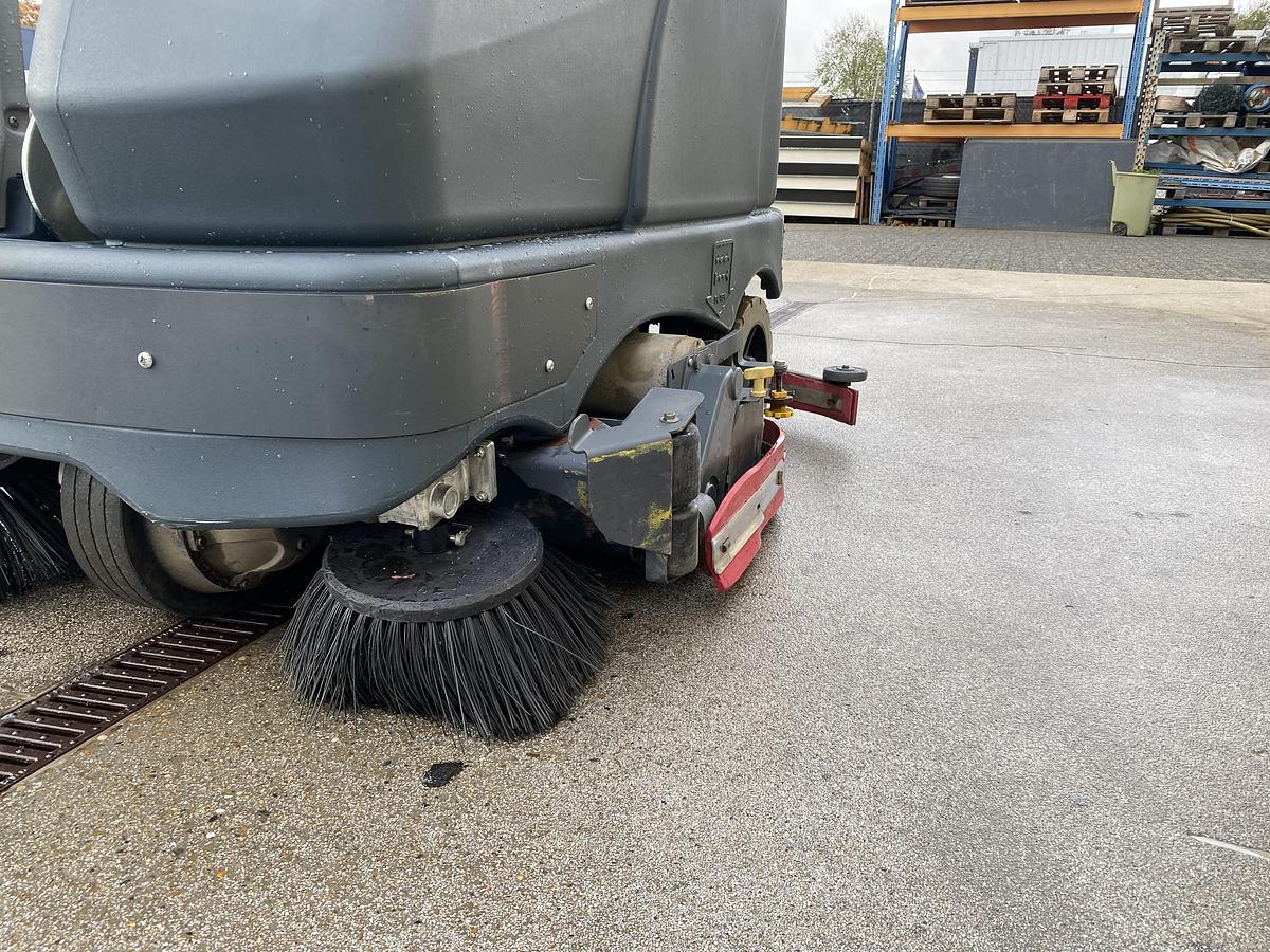 Gebruikt 2021 Nilfisk SC6500 1300C, Veeg- Schrobmachine
