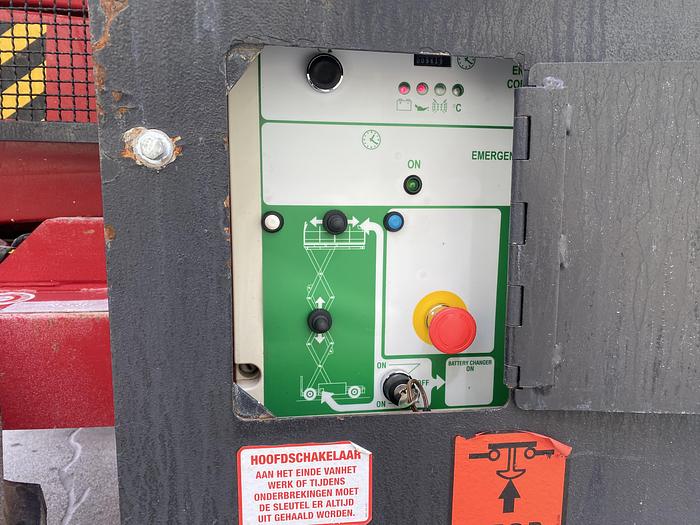 Gebruikt 2001 Airo SF1200-D-4WD, 4x4 Schaar hoogwerker, 14 meter