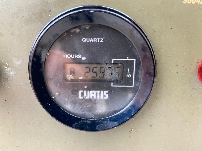 Gebruikt EasyLift R130, Spin hoogwerker, 13 meter