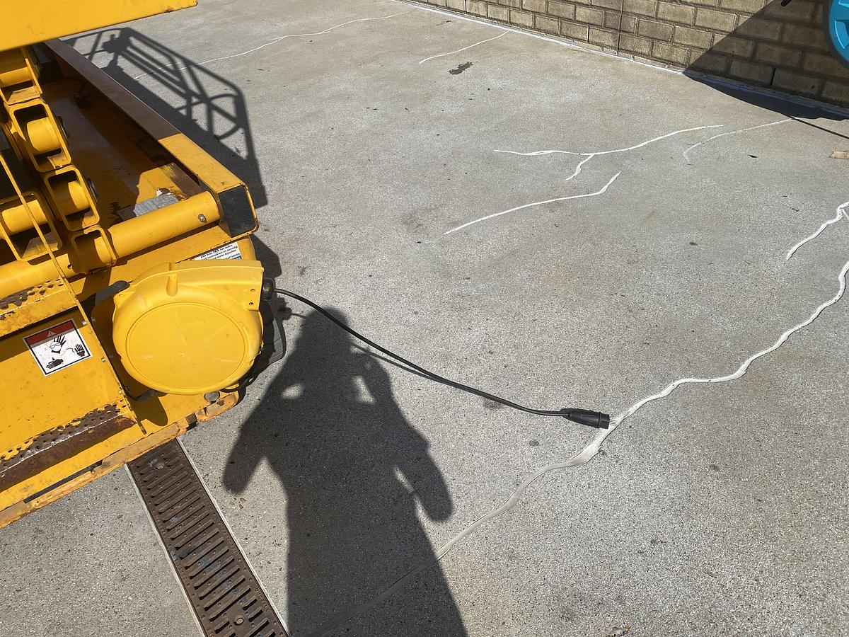 Gebruikt 2011 Haulotte Compact 10, Schaar hoogwerker