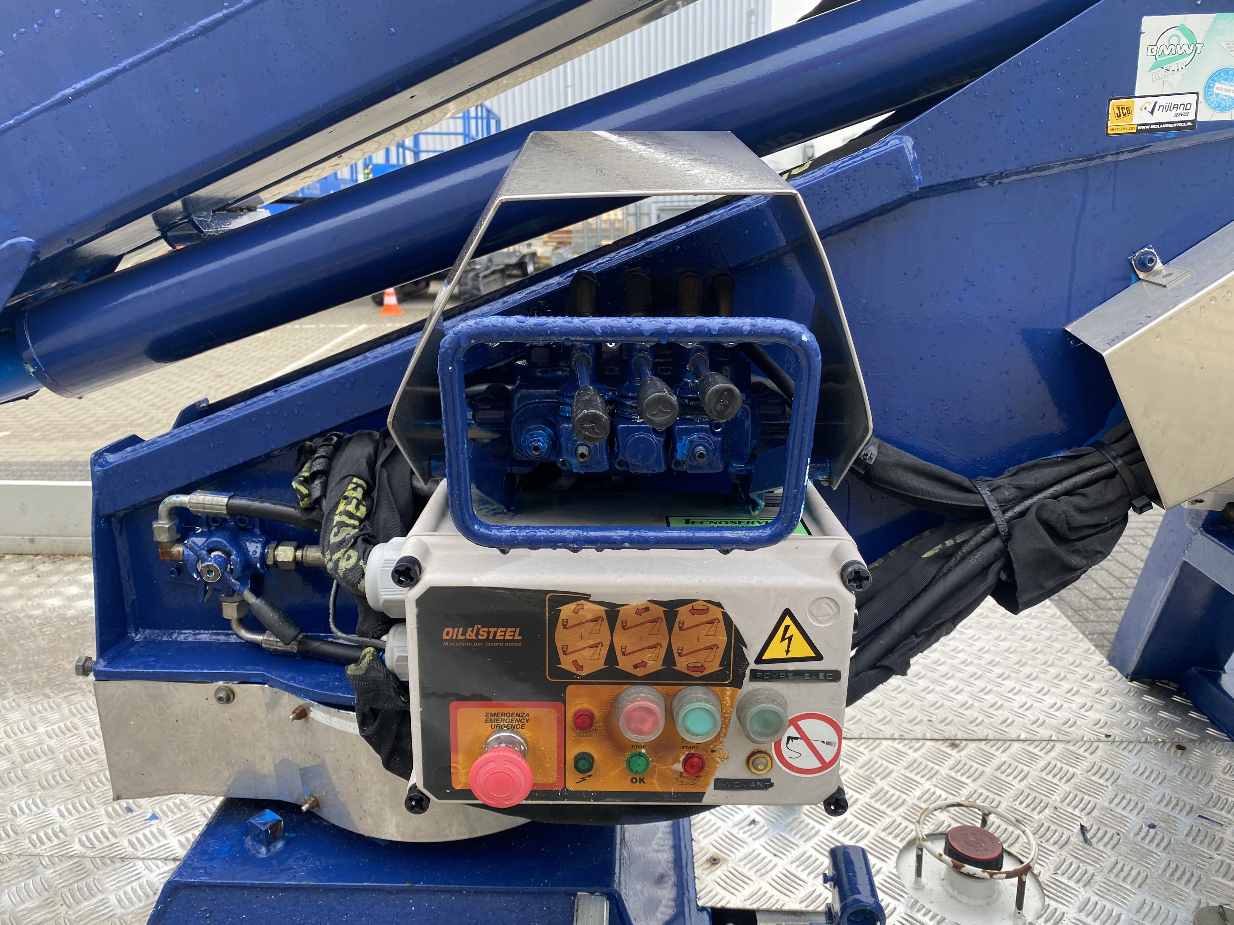 Gebruikt 2002 Oil & Steel Scorpion 130, Autohoogwerker, 13 meter