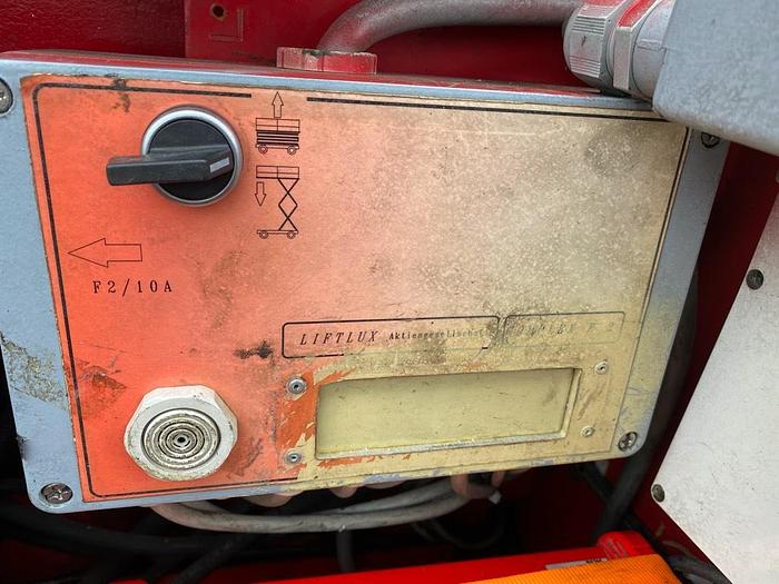 Gebruikt Liftlux SL108-12, Schaar hoogwerker, 13 meter