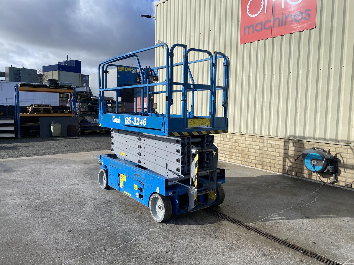 Gebruikt 2010 Genie GS3246, Schaar hoogwerker, 12 meter