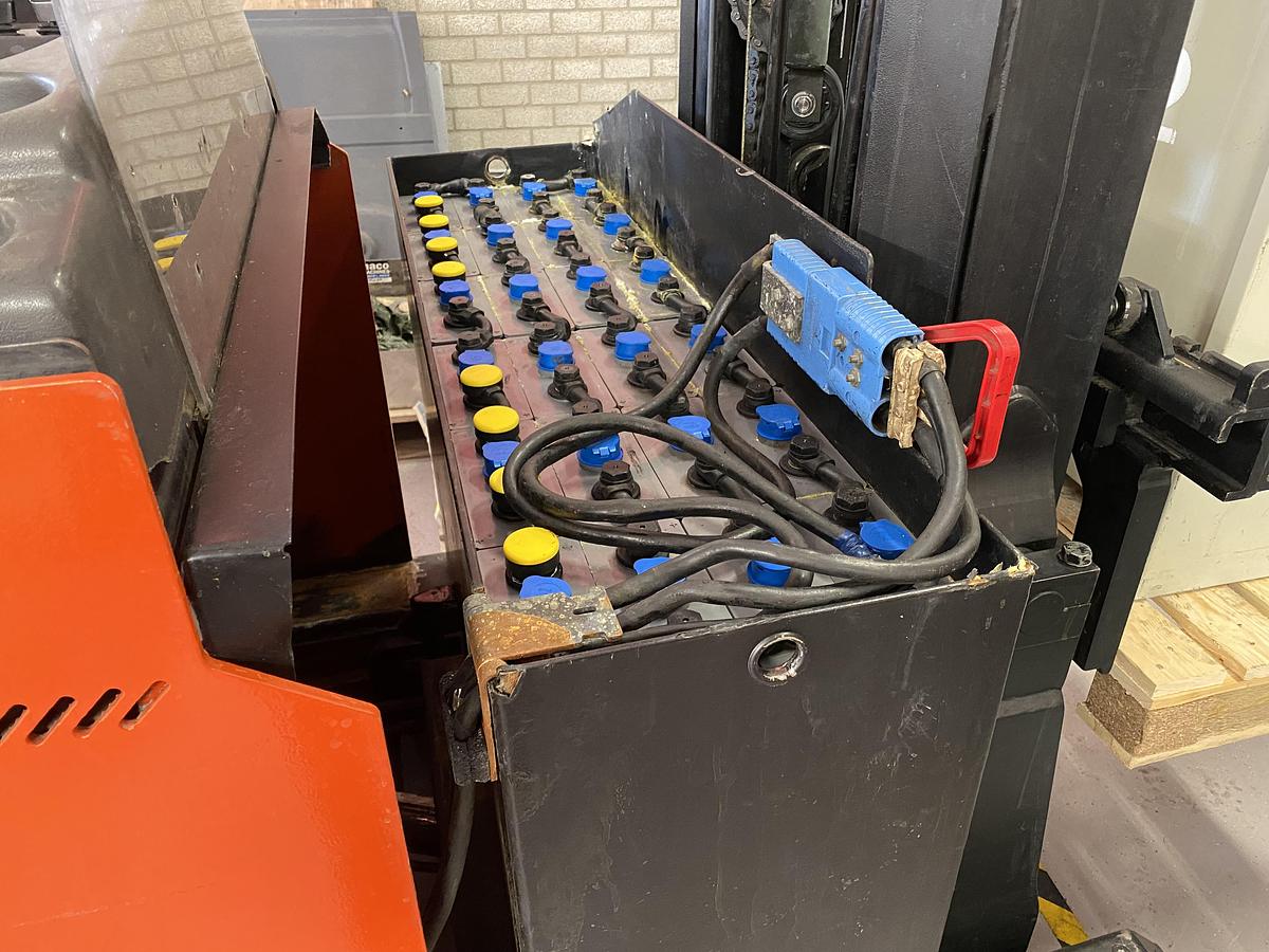 Gebruikt 1995 BT RR B2 / 14 Reachtruck, 7 meter