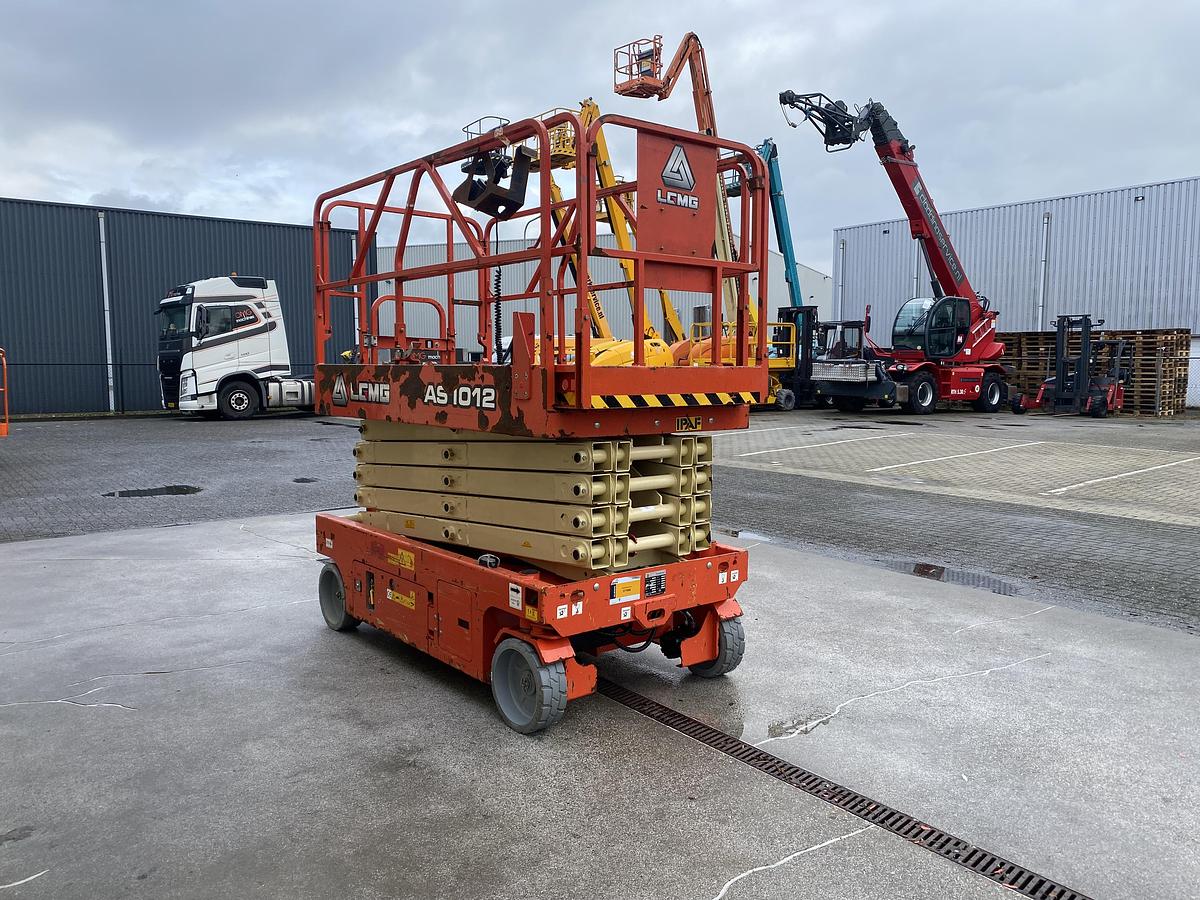 Gebruikt 2008 LGMG AS1012, Schaar hoogwerker, 12 meter