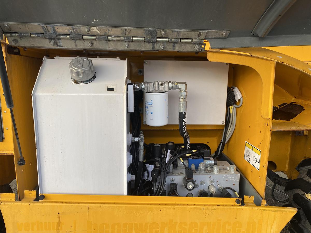 Gebruikt Haulotte Compact 12DX, Schaar hoogwerker, 4X4 Diesel