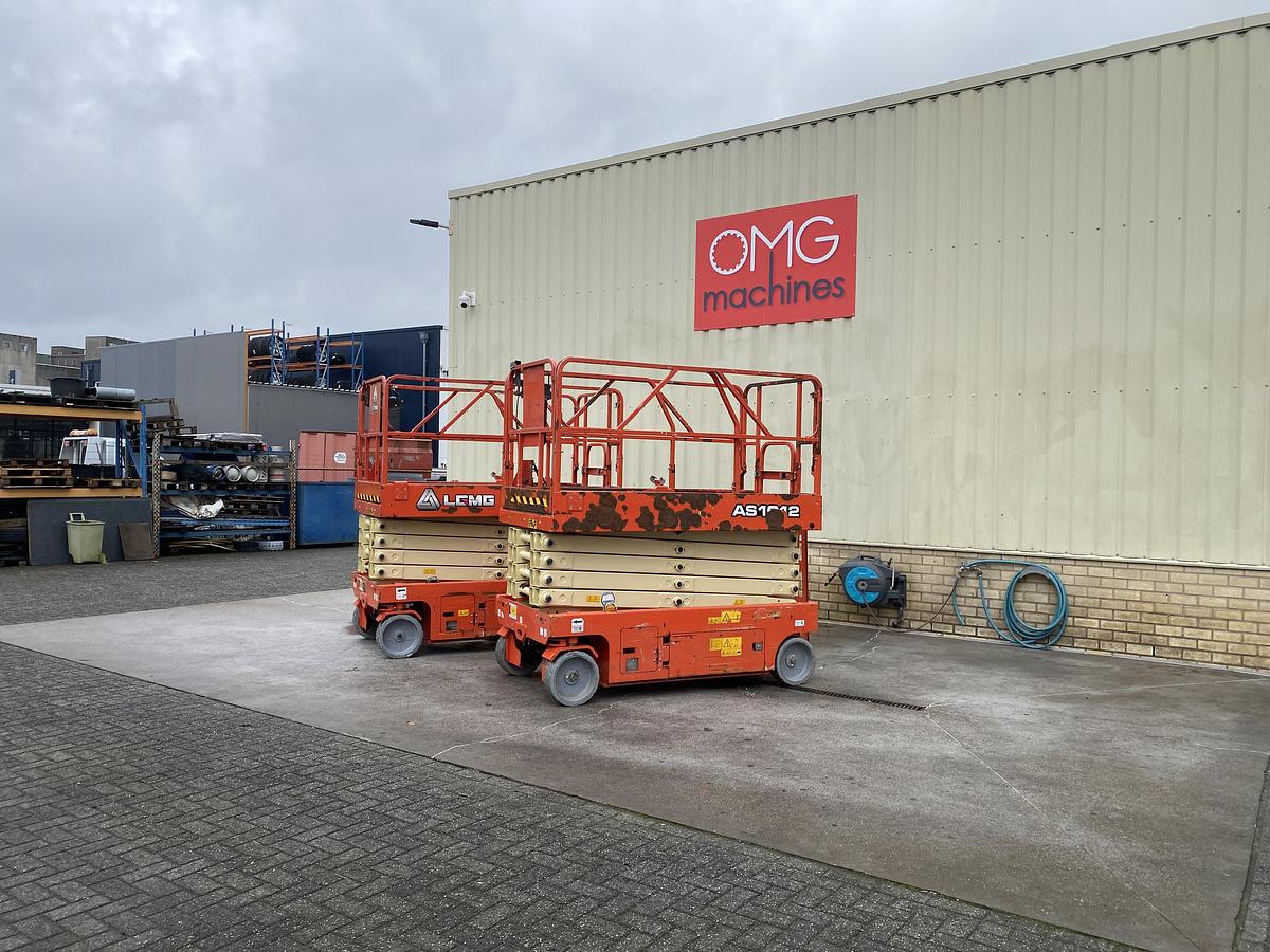 Gebruikt 2008 LGMG AS1012, Schaar hoogwerker, 12 meter