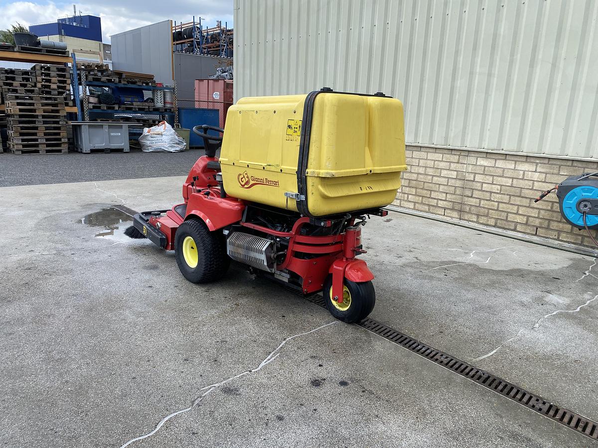 Gebruikt 2001 Gianni Ferrari PG180, veegmachine