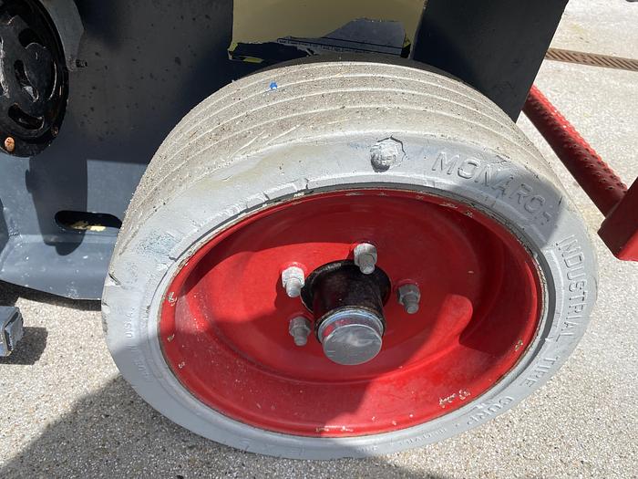 Gebruikt 1998 JLG 2033-E, Schaar hoogwerker, 8 meter