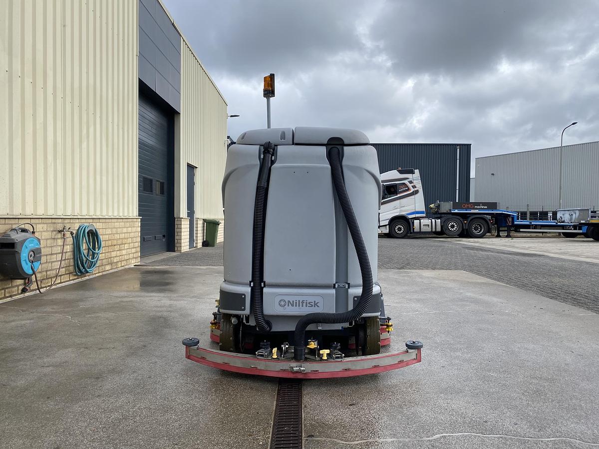 Gebruikt 2021 Nilfisk SC6500 1300C, Veeg- Schrobmachine