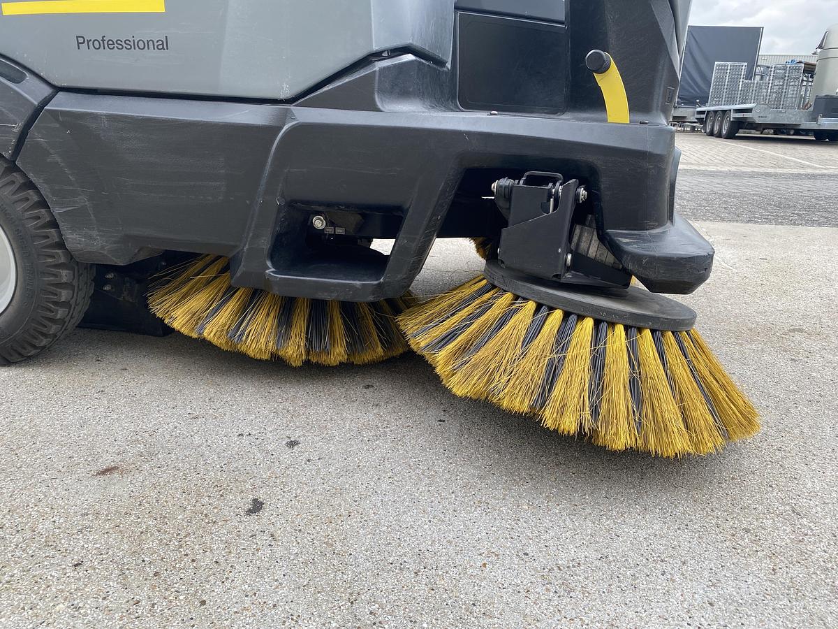 Gebruikt 2015 Karcher KM 105/110 R Bp, Veegmachine, hoogkieper