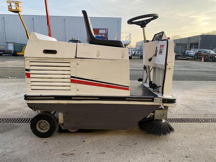 Gebruikt 2011 Dulevo 75 EH, Veegmachine