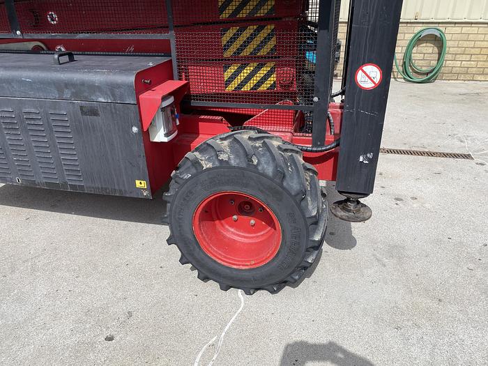 Gebruikt 2001 Airo SF1200-D-4WD, 4x4 Schaar hoogwerker, 14 meter