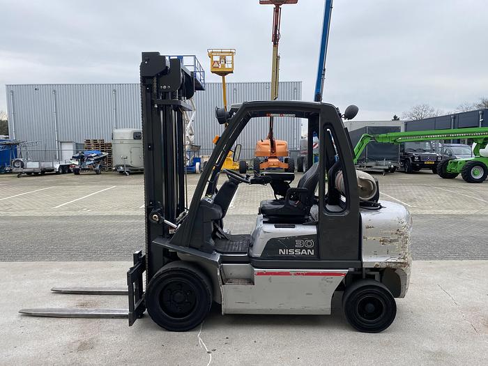 Gebruikt 2010 Nissan Heftruck, 3 ton