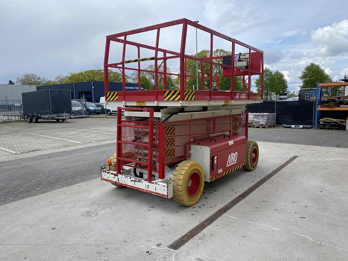 Gebruikt 2002 Airo SF1200, Schaarhoogwerker, 14 meter