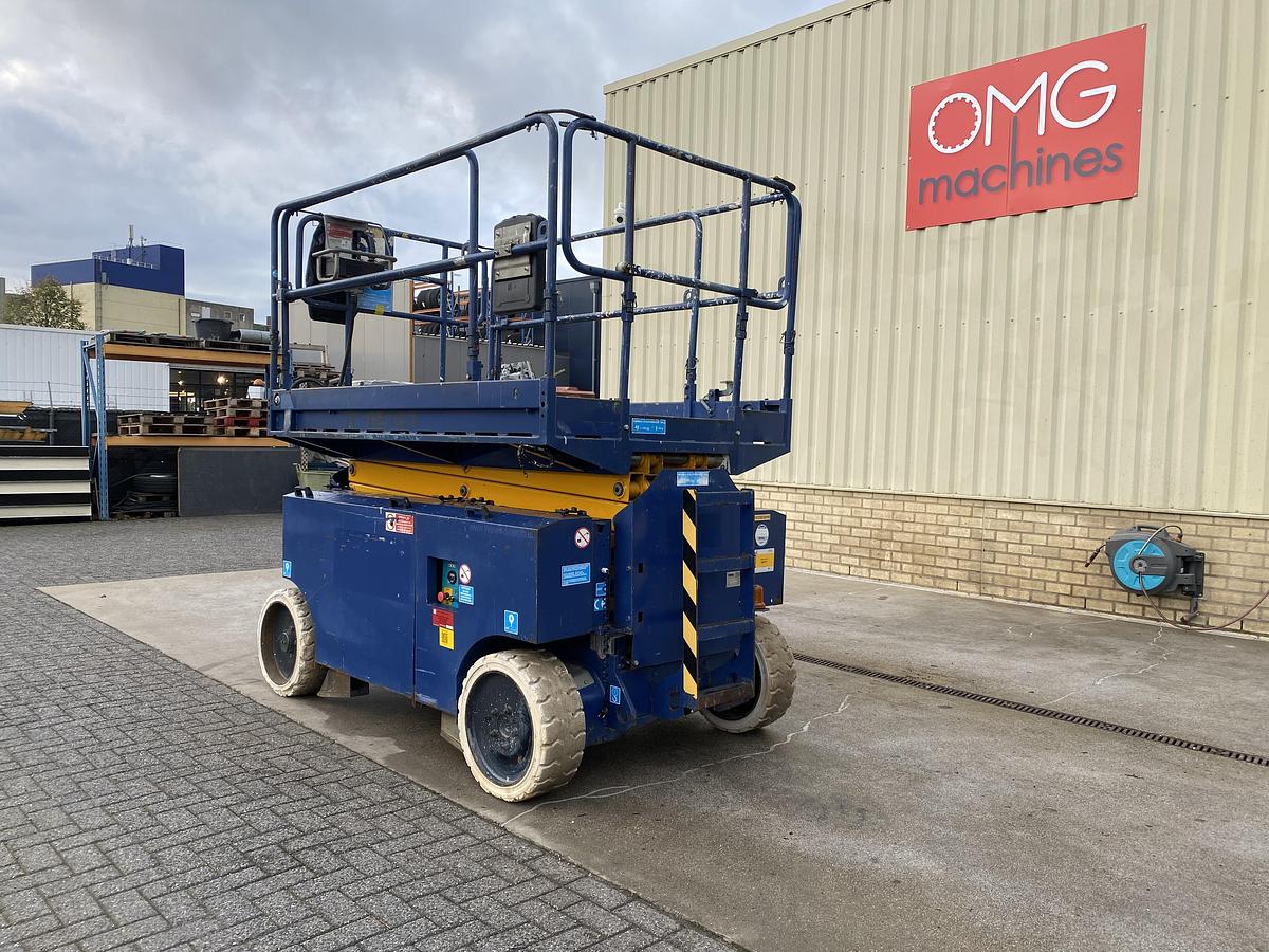 Gebruikt 2008 Iteco IT12151, Schaar hoogwerker, 14 meter