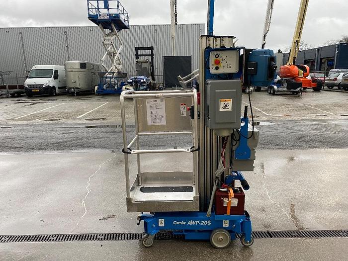 Gebruikt Genie AWP 20 S, Hoogwerker, 8 meter
