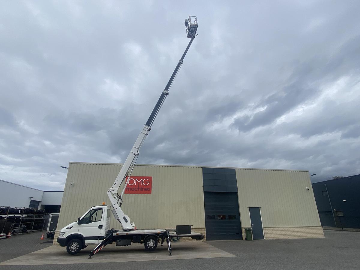 Gebruikt 2005 Bizzocchi Autel 230 HP, Autohoogwerker, 23 meter