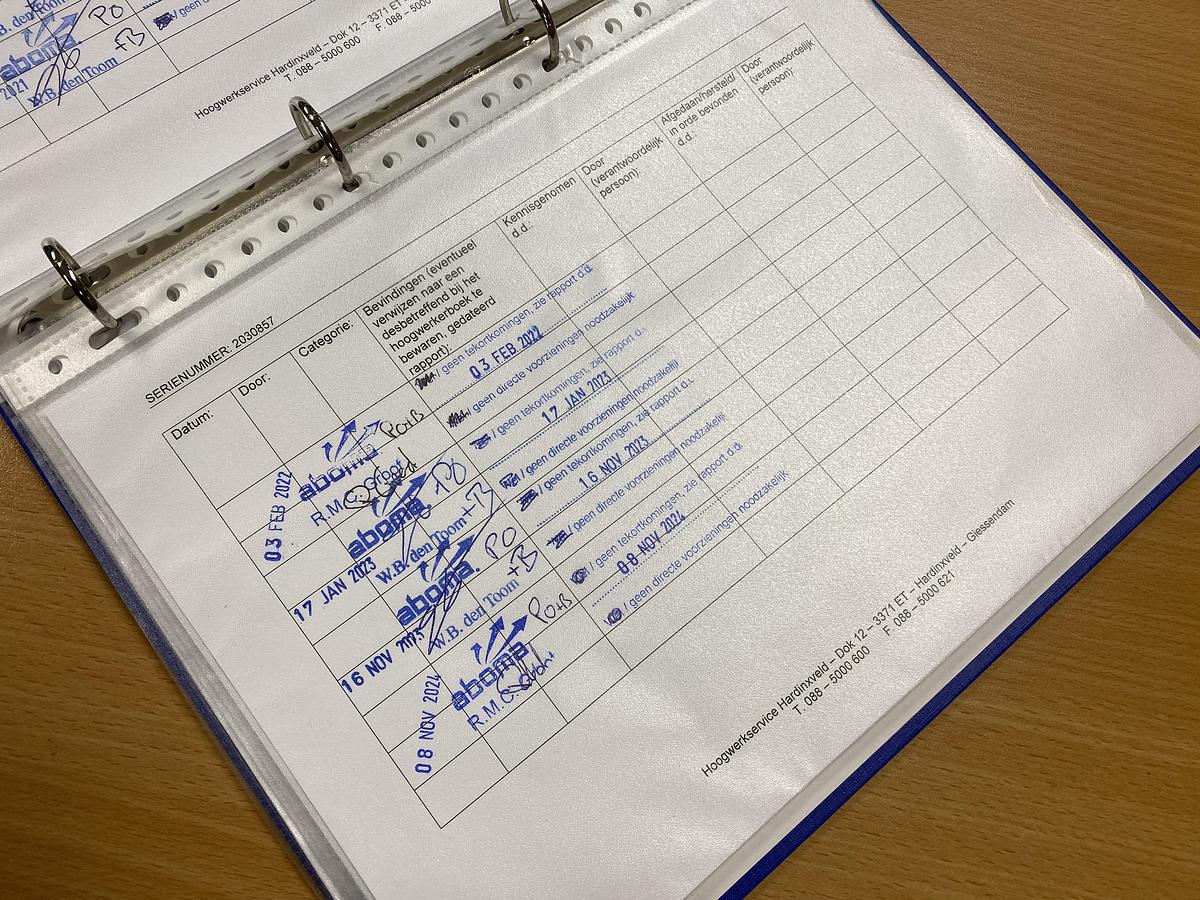 Gebruikt Haulotte Compact 12DX, Schaar hoogwerker, 4X4 Diesel