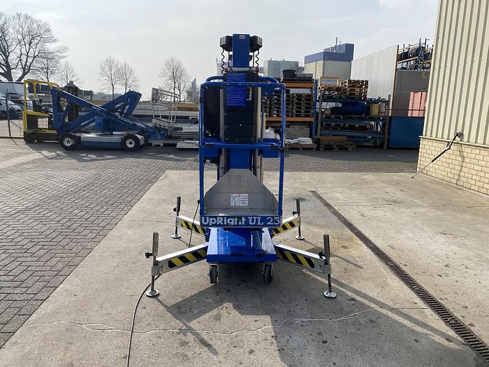 Gebruikt 2004 UpRight UL25 D/C, eenpersoons hoogwerker, 10 meter