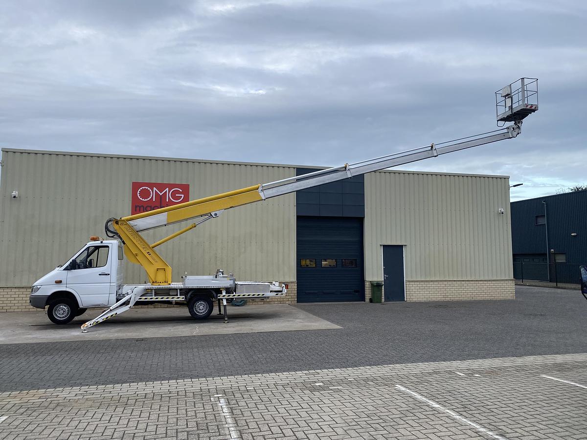 Gebruikt 2006 Bizzocchi 220 ALU AZ, Autohoogwerker, 22 meter