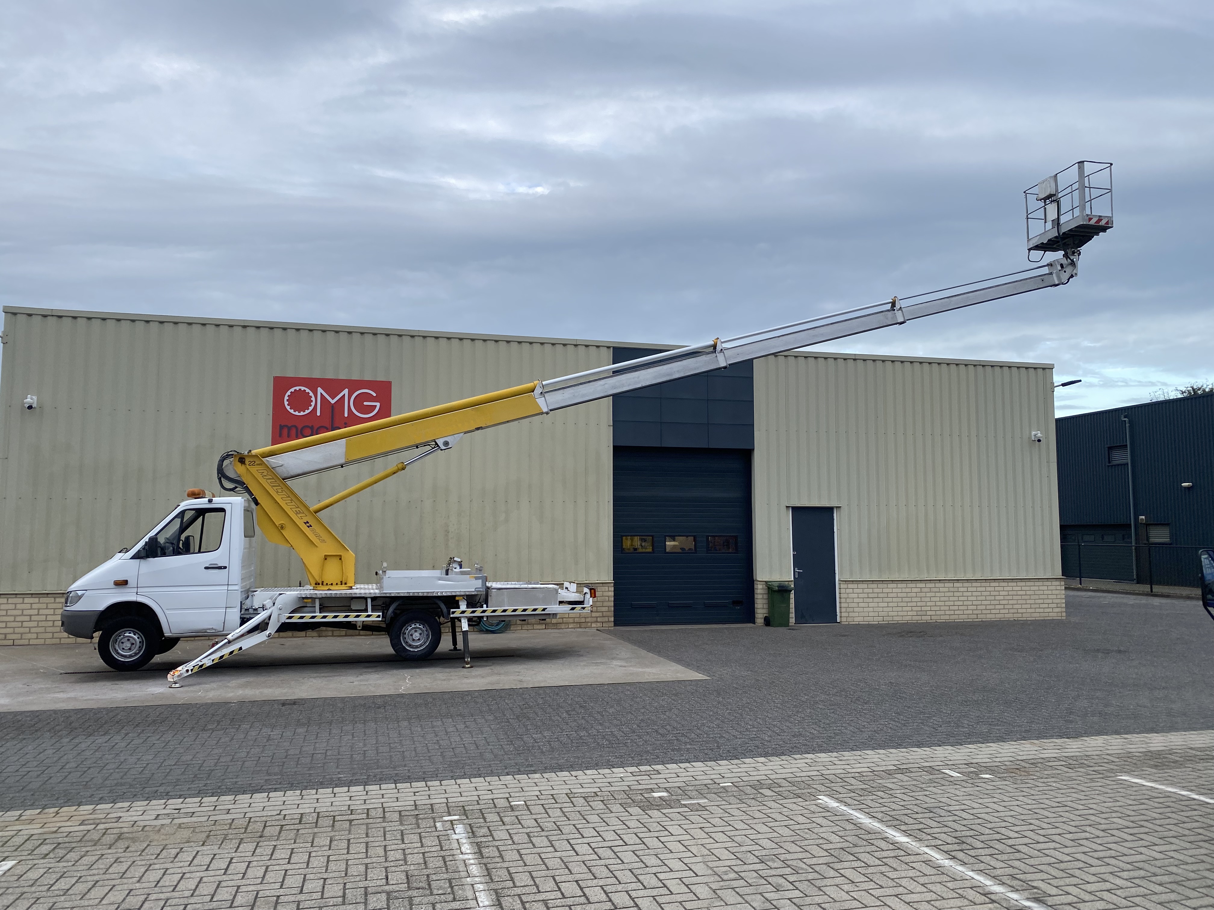 Gebruikt 2006 Bizzocchi 220 ALU AZ, Autohoogwerker, 22 meter