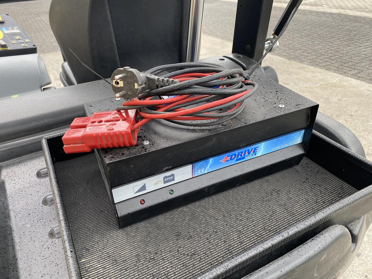 Gebruikt 2015 Karcher KM 105/110 R Bp, Veegmachine, hoogkieper