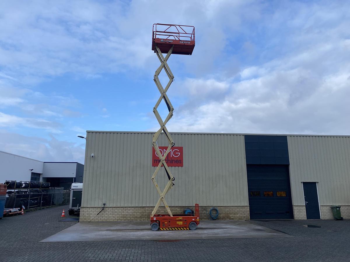 Gebruikt 2008 LGMG AS1012, Schaar hoogwerker, 12 meter