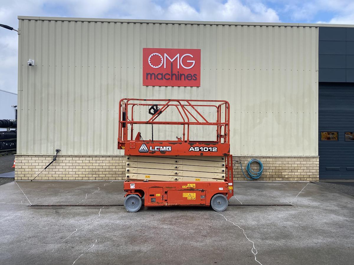 Gebruikt 2008 LGMG AS1012, Schaar hoogwerker, 12 meter