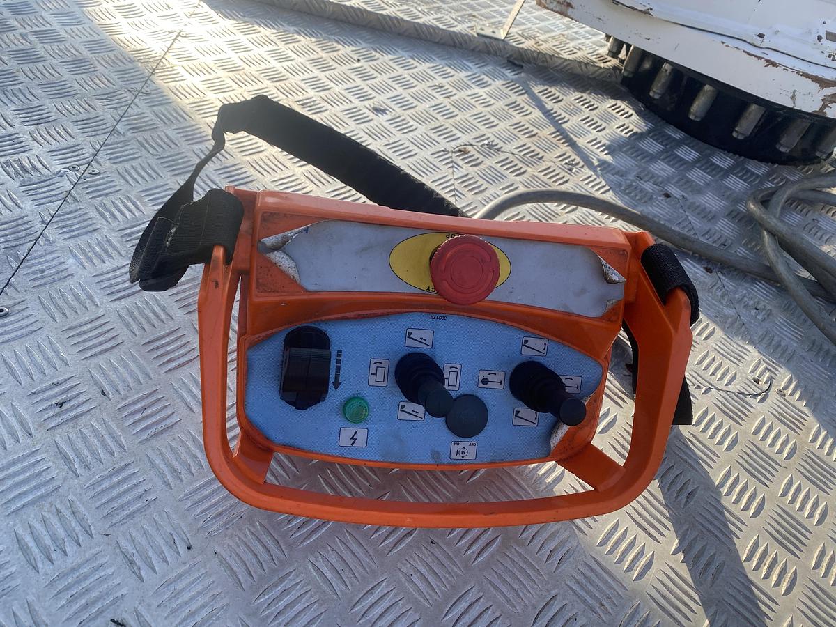 Gebruikt 2005 Bizzocchi Autel 230 HP, Autohoogwerker, 23 meter