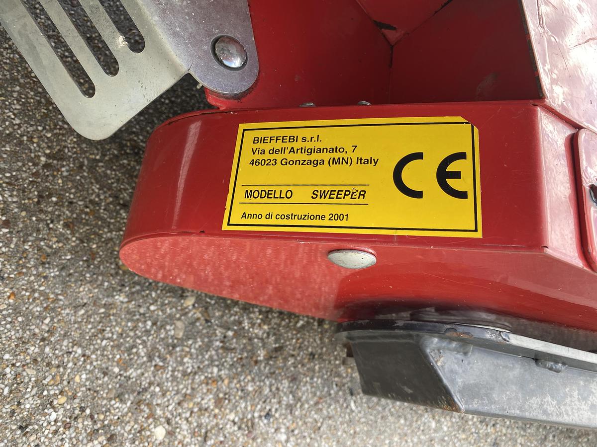 Gebruikt 2001 Gianni Ferrari PG180, veegmachine