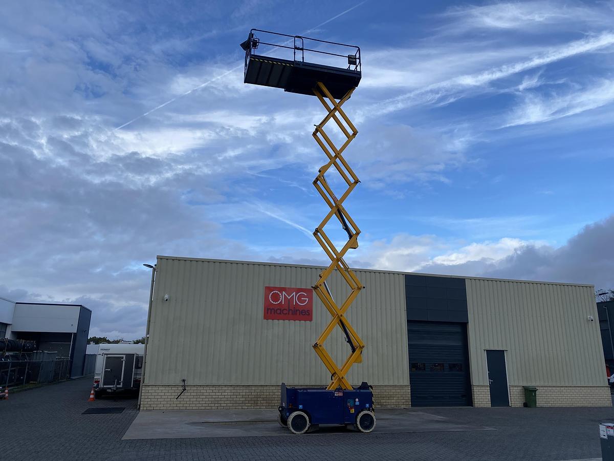 Gebruikt 2008 Iteco IT12151, Schaar hoogwerker, 14 meter