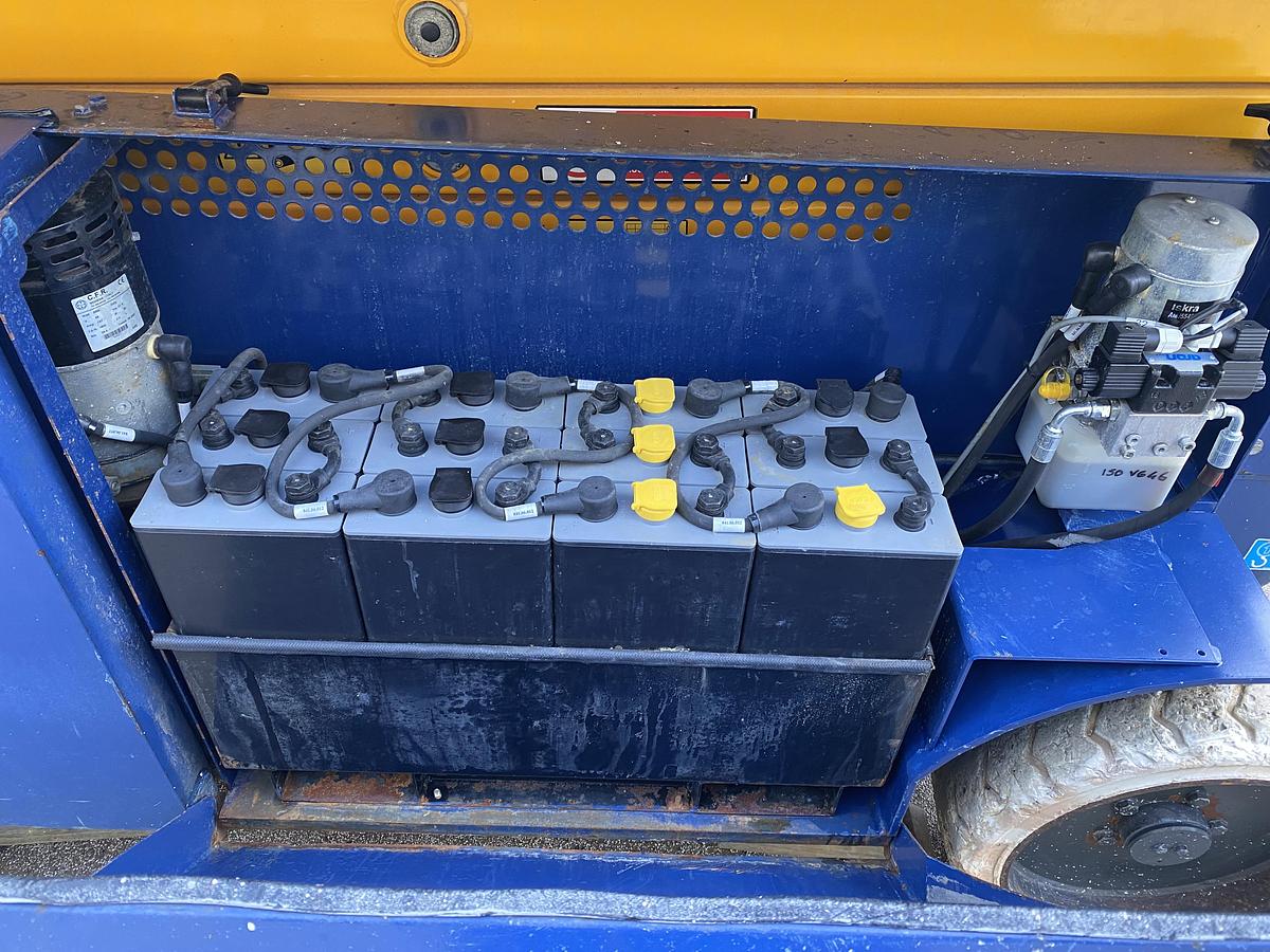 Gebruikt 2008 Iteco IT12151, Schaar hoogwerker, 14 meter