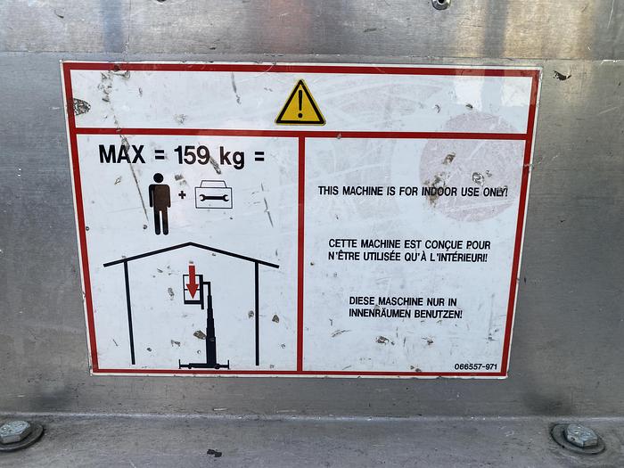 Gebruikt 2004 UpRight UL25 D/C, eenpersoons hoogwerker, 10 meter