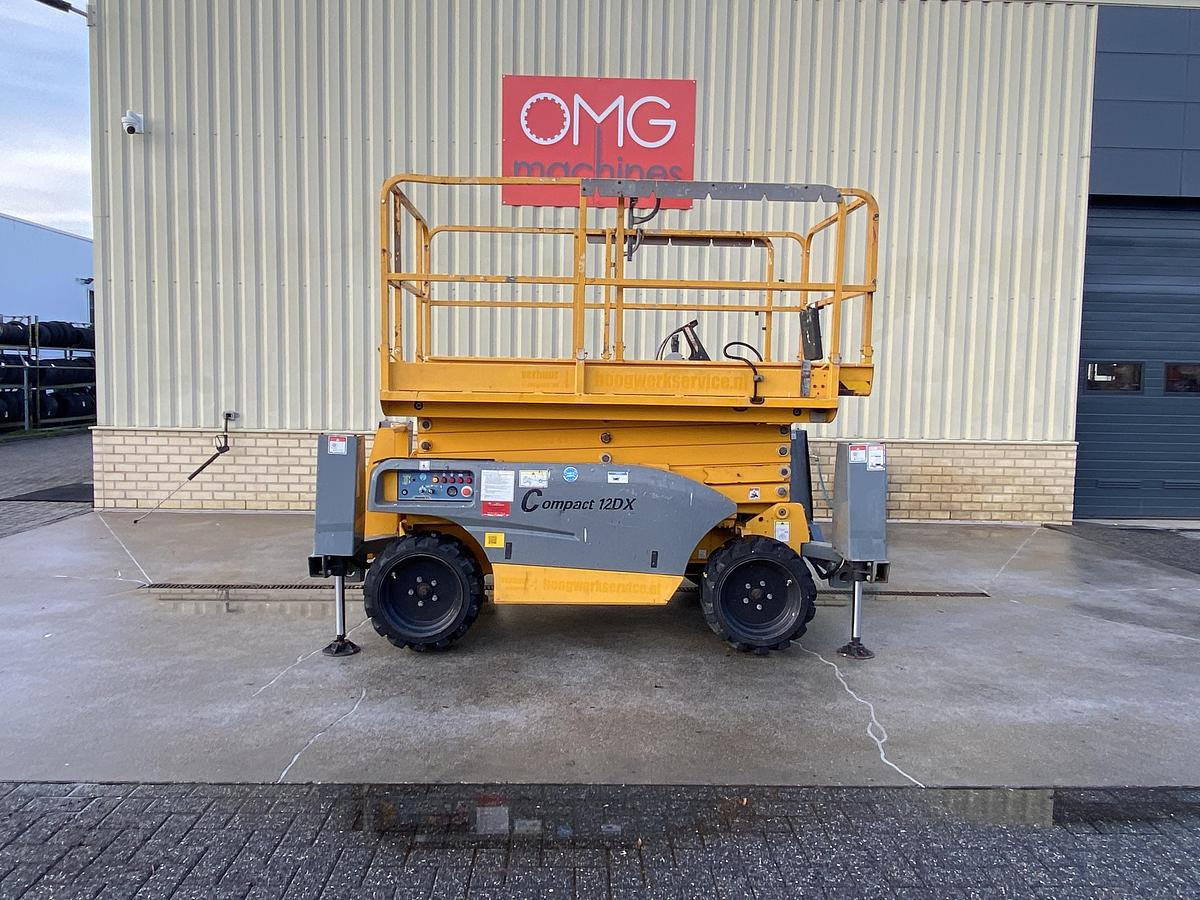 Gebruikt Haulotte Compact 12DX, Schaar hoogwerker, 4X4 Diesel