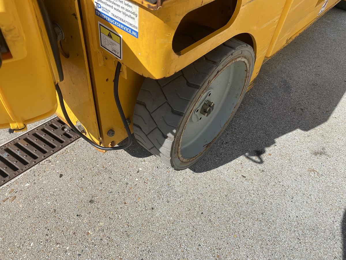 Gebruikt 2011 Haulotte Compact 10, Schaar hoogwerker